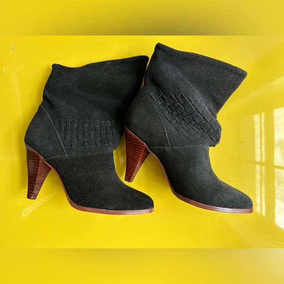 Anthropologie Black Suede Booties 6 NEW - Picture 1 of 5